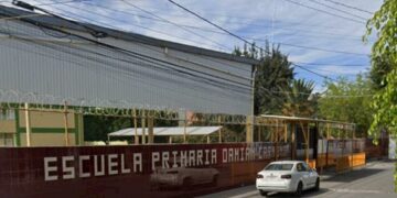 Denuncian a maestro por discriminación de niña con discapacidad motriz
