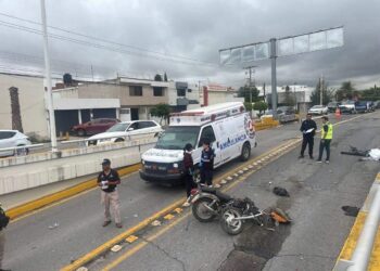 Muere motociclista tras choque en el desnivel de Sierra Leona