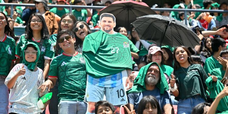 Más de 20 mil personas asisten al arranque de festival mundialista en el estadio Libertad Financiera