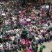 Más de 10 mil personas siguen triunfo de México en el Centro Histórico