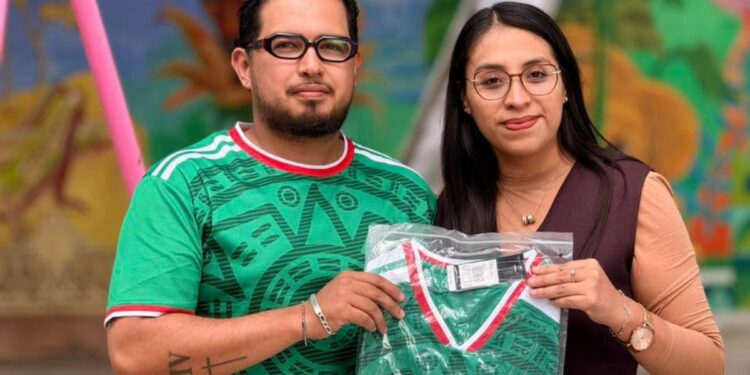 Alcaldesa de Tenancingo reparte playeras del Tri en plena investigación por supuesto autosecuestro