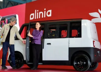 ¿Defecto o genialidad? Revelan por qué el auto Olinia de 150 mil pesos solo corre a 50 km/h