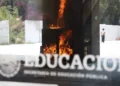 Maestros de la CNTE irrumpen en las instalaciones de la SEP en medio de tensiones por falta de acuerdos
