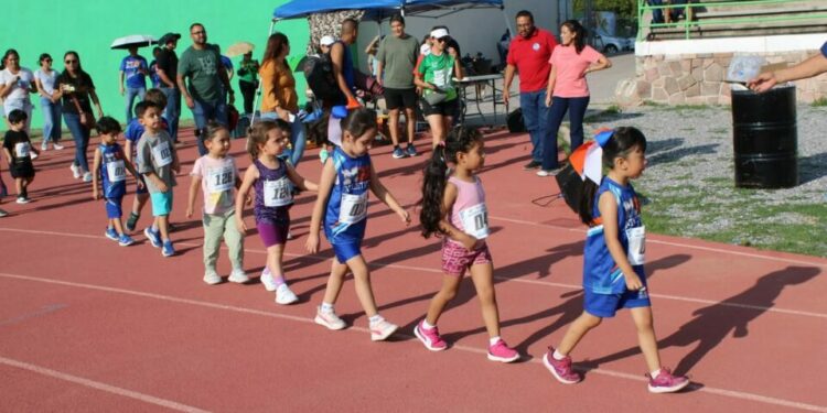 VI Gala de Atletismo reúne 200 participantes y rinde homenaje al Fidel Flores