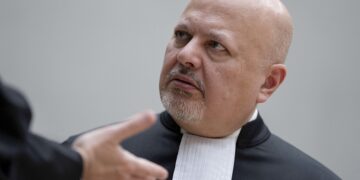 La CPI suspende al fiscal jefe Karim Khan por acusaciones de conducta sexual inapropiada