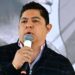 Gobernador atribuye a “encargo” publicación sobre denuncia vinculada a caso de IA