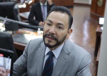 Defensa de periodistas anuncia investigación contra diputado Héctor Serrano por presunto uso de recursos públicos