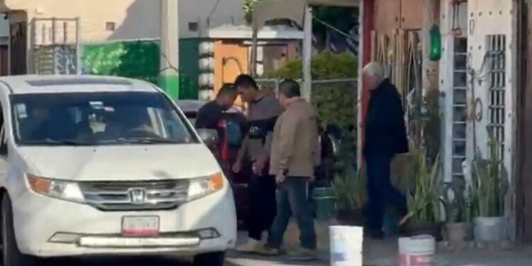 Toma de rehenes en Tecámac: hombre armado sale de la casa tras 24 horas