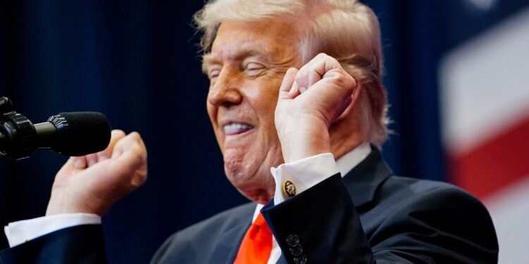 Un enorme ring, combates violentos y millones de dólares: Así celebrará Trump sus 80 años