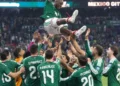 VIDEO | La polémica reacción de Julián Quiñones al cambio de Aguirre durante el México vs Inglaterra: “Se mam..”