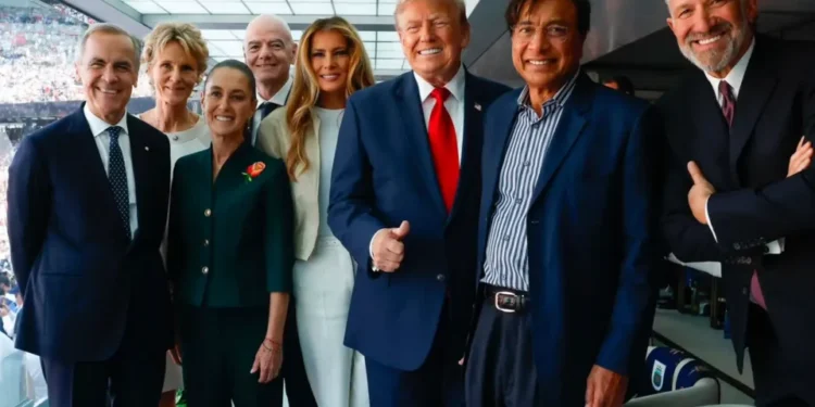 Sheinbaum revela que abordó el tema comercial con Trump y Carney durante la final del Mundial