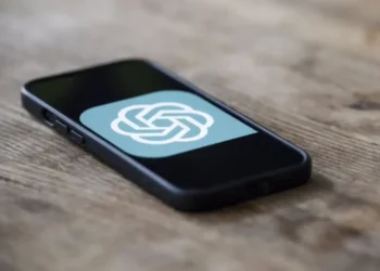 ChatGPT vuelve a estar disponible dentro de WhatsApp