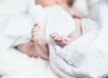 Bebé de 18 meses es hallado con vida en la morgue horas después del reporte de muerte por ahogamiento