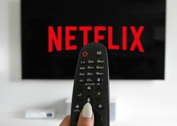 Netflix evaluará canales 24/7 y vender servicios de otras plataformas en su sistema