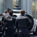 Un taxi autónomo delata a adolescentes que disparaban y bebían desde el coche en California
