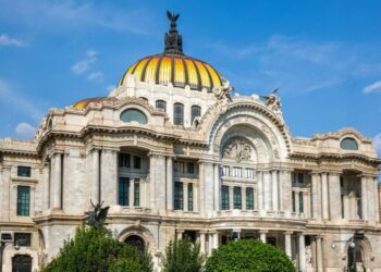 Mario Bojórquez y Melina Balcázar ganan el prestigioso premio de traducción del INBAL