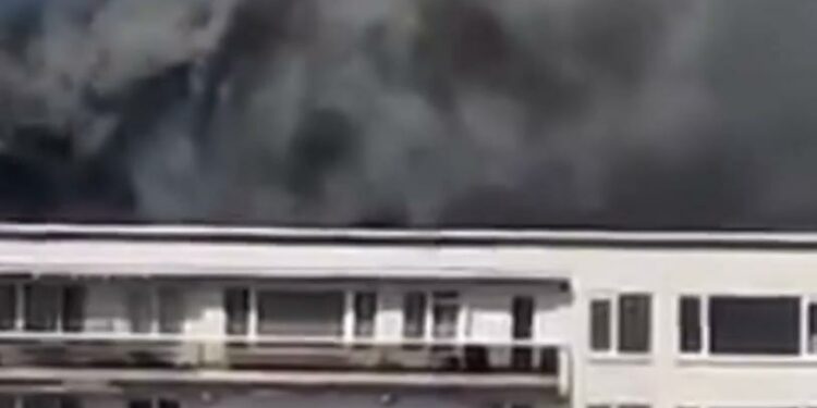 VIDEO | Incendio en edificio residencial deja varios muertos en Bélgica