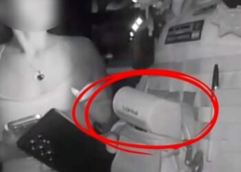 Cesan a 2 policías turísticos de Cancún que presuntamente extorsionaban con terminal bancaria