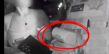 Cesan a 2 policías turísticos de Cancún que presuntamente extorsionaban con terminal bancaria