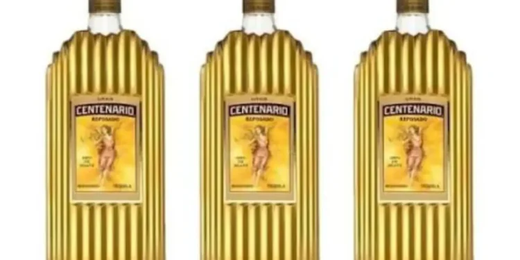 Cofepris alerta por tequila adulterado que se vendió por internet; esta es la marca