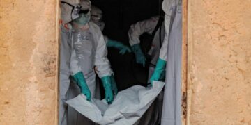 Uganda declara el fin del brote de ébola tras 42 días