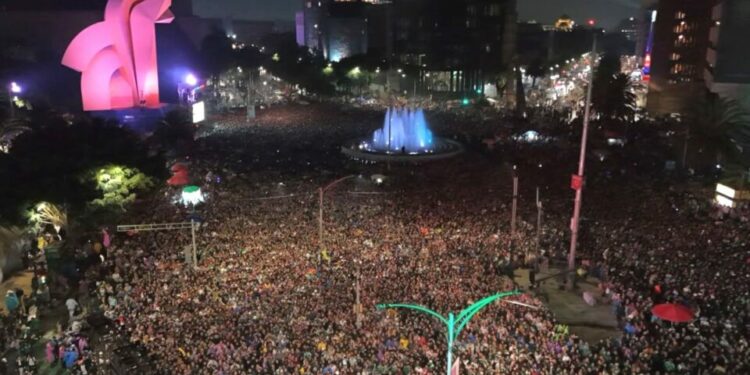 Más de un millón de personas salen a las calles de CDMX a celebrar el triunfo