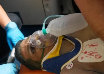 Guardia de seguridad es rescatado vivo de un sótano una semana después de los sismos en Venezuela