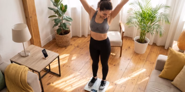 El ejercicio que más calorías quema en casa y que casi nadie hace, según estudios