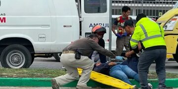 Motociclista resulta gravemente herido tras choque en Himno Nacional