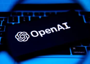 El primer dispositivo de consumo de OpenAI será un altavoz inteligente