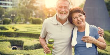 Qué hábitos recomiendan neurólogos y neurocientíficos para preservar la salud cerebral durante el envejecimiento