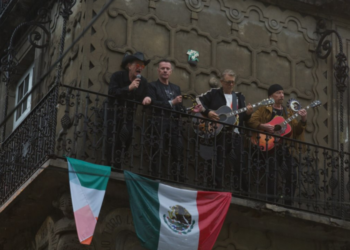 U2 estrena ‘Streets of Dreams’ con un guiño a México