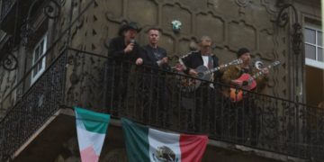 U2 estrena ‘Streets of Dreams’ con un guiño a México