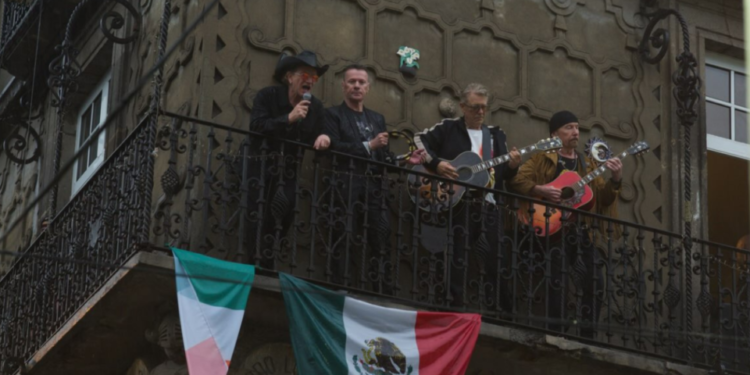 U2 estrena ‘Streets of Dreams’ con un guiño a México