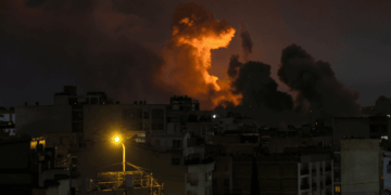 Oleada de ataques de Rusia deja al menos 13 muertos y 34 heridos en capital de Ucrania