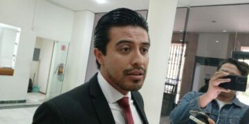 Armando Navarro compadeció ante diputados por rechazar curul