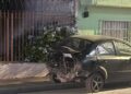 Conductor choca auto estacionado y huye en la avenida Muñoz