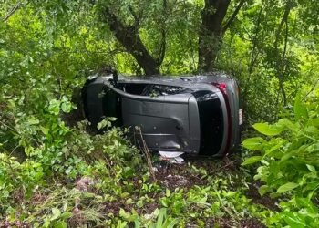 Familia resulta lesionada tras choque y volcadura en la Valles-Tampico