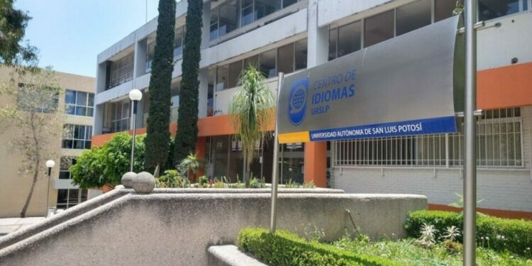 Denuncian irregularidades en asignación de plaza en el Centro de Idiomas de la UASLP