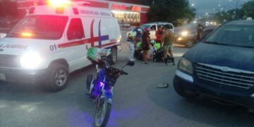 Pareja resulta lesionada tras choque entre camioneta y motocicleta en Ciudad Valles