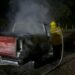 Pérdida total: camioneta queda reducida a cenizas tras repentino incendio