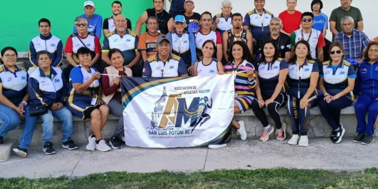 Abanderan a la Selección de San Luis Potosí que acudirá al Nacional Máster de Atletismo