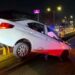 Automóvil termina volcado en avenida Salvador Nava