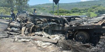 Gobierno de Nayarit confirma 10 fallecidos tras carambola en autopista