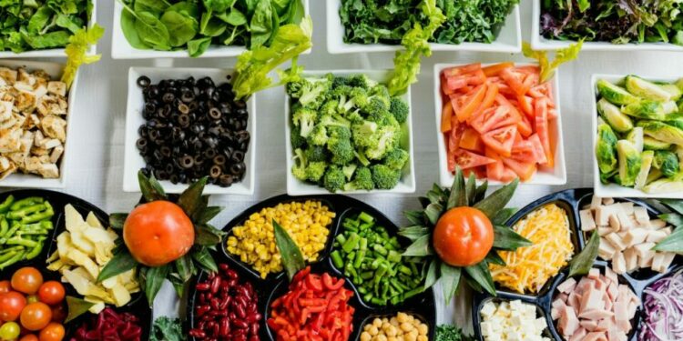 El costo de una alimentación saludable aumentó un 25% en cinco años, según la FAO