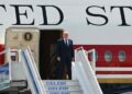 Reporteros del New York Times son citados a comparecer tras su cobertura del Air Force One