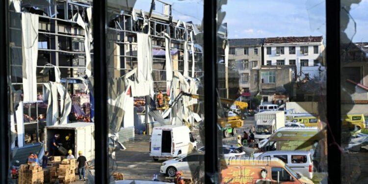 VIDEO | Nuevos videos muestran la destrucción en China: tornados, inundaciones y deslaves dejan al menos 38 muertos
