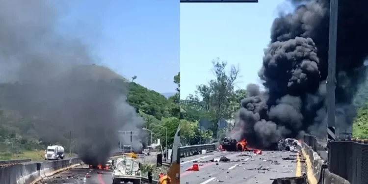 VIDEO | Accidente en la Guadalajara- Tepic deja 16 fallecidos y una persona detenida