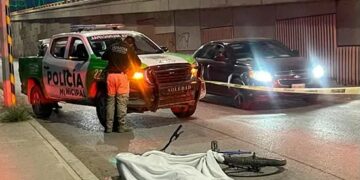 Ciclista muere atropellado en la carretera a Rioverde; conductor huyó