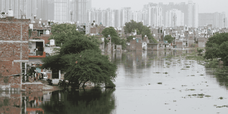 VIDEO | Lluvias intensas e inundaciones en India dejan al menos 25 muertos